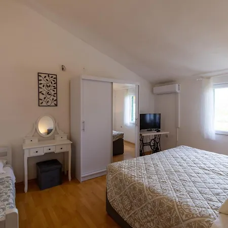 Apartamento By The Sea Sucuraj, Hvar - 22494 *